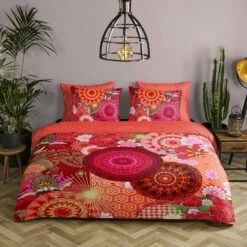 HIP Dekbedovertrek "Yuki" - Rood - (140x220 Cm) 8 HIP Dekbedovertrek "Yuki" - Rood - (140x220 Cm) -Cinderella Winkel 1000058288 0102