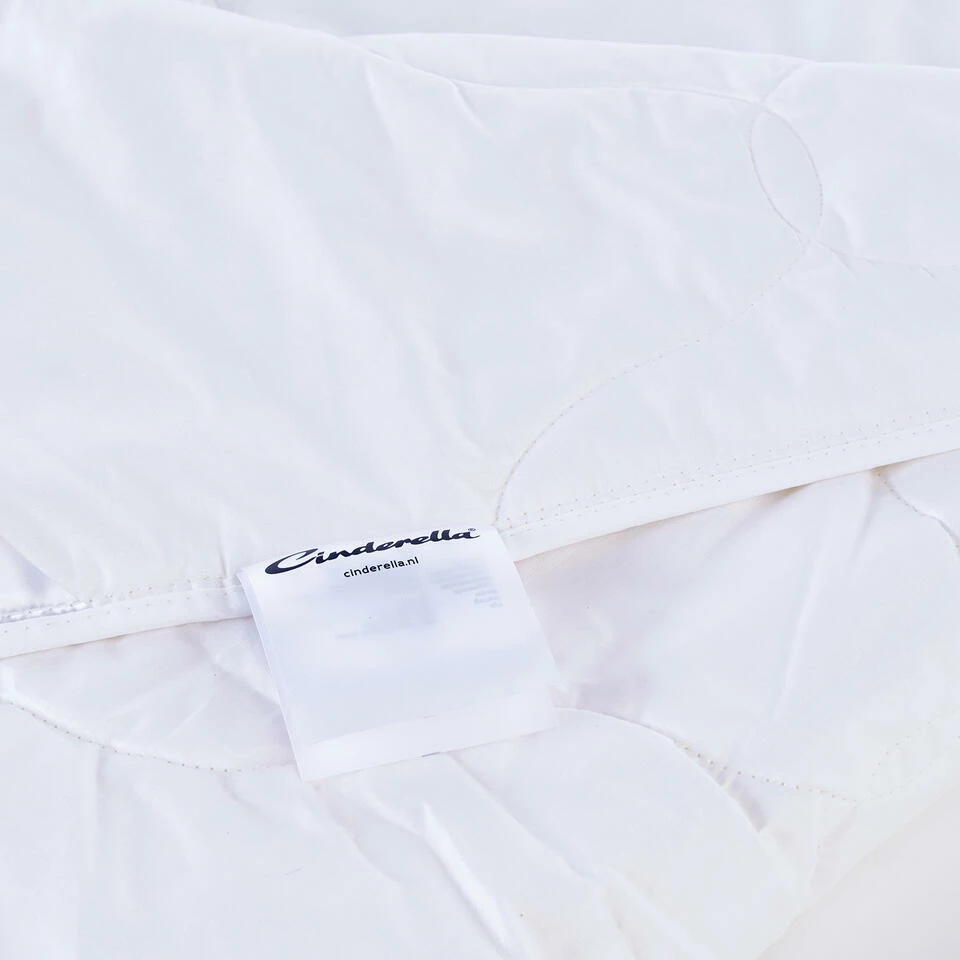 Cinderella Bamboo - Bamboe Zomer Dekbed - 200x200 Cm 5 Cinderella Bamboo - Bamboe Zomer Dekbed - 200x200 Cm - Afbeelding 3