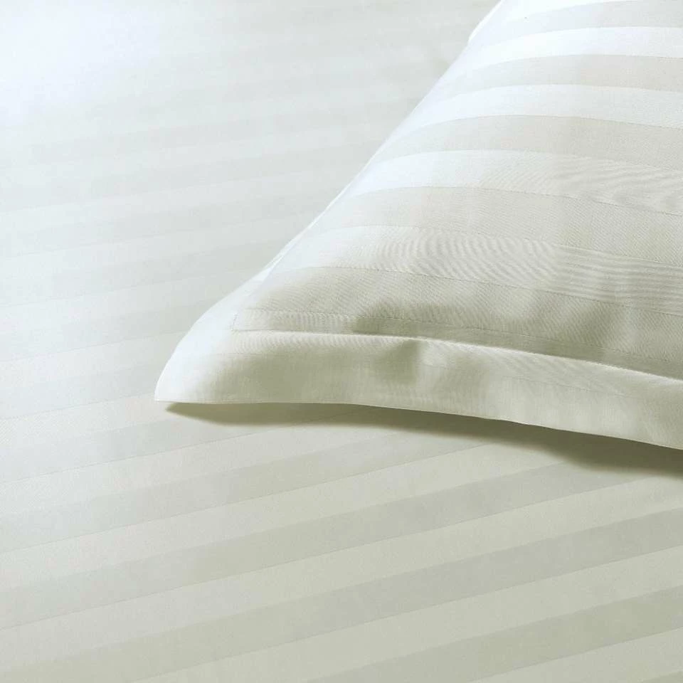 Papillon Dekbedovertrek Satijn Streep - 240x200/220 Cm - Crème 5 Papillon Dekbedovertrek Satijn Streep - 240x200/220 Cm - Crème - Afbeelding 3